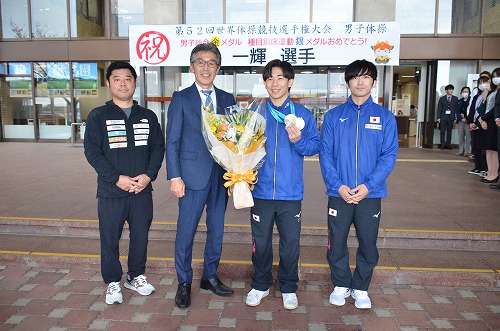 南一輝(みなみかずき)選手による結果報告の様子