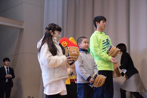 大谷グローブが到着～世界的スターから贈り物のカバー写真