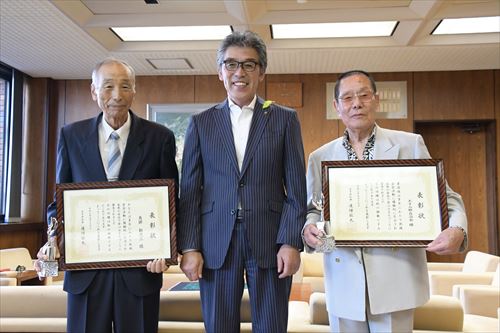 防犯活動が評価され～知事表彰受彰で表敬訪問のカバー写真