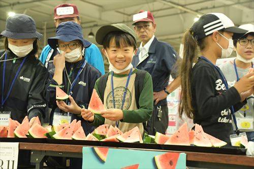 滝沢スイカ初競り式～今年もスイカの時期到来のカバー写真