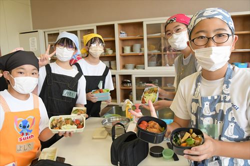 篠木小学校で食育授業～市食生活改善推進員が指導のカバー写真