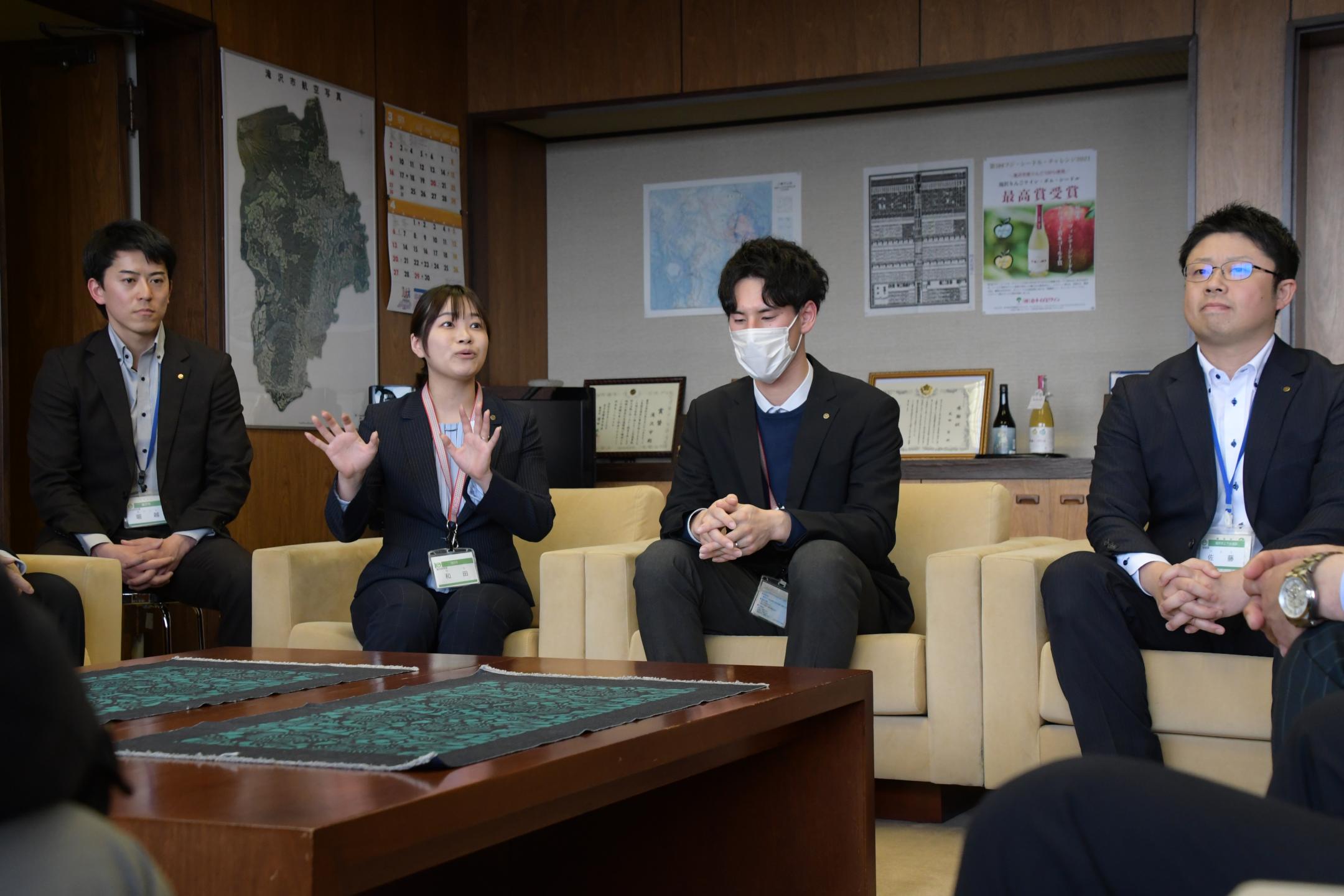 現地の様子などを報告～災害派遣職員帰庁報告のカバー写真