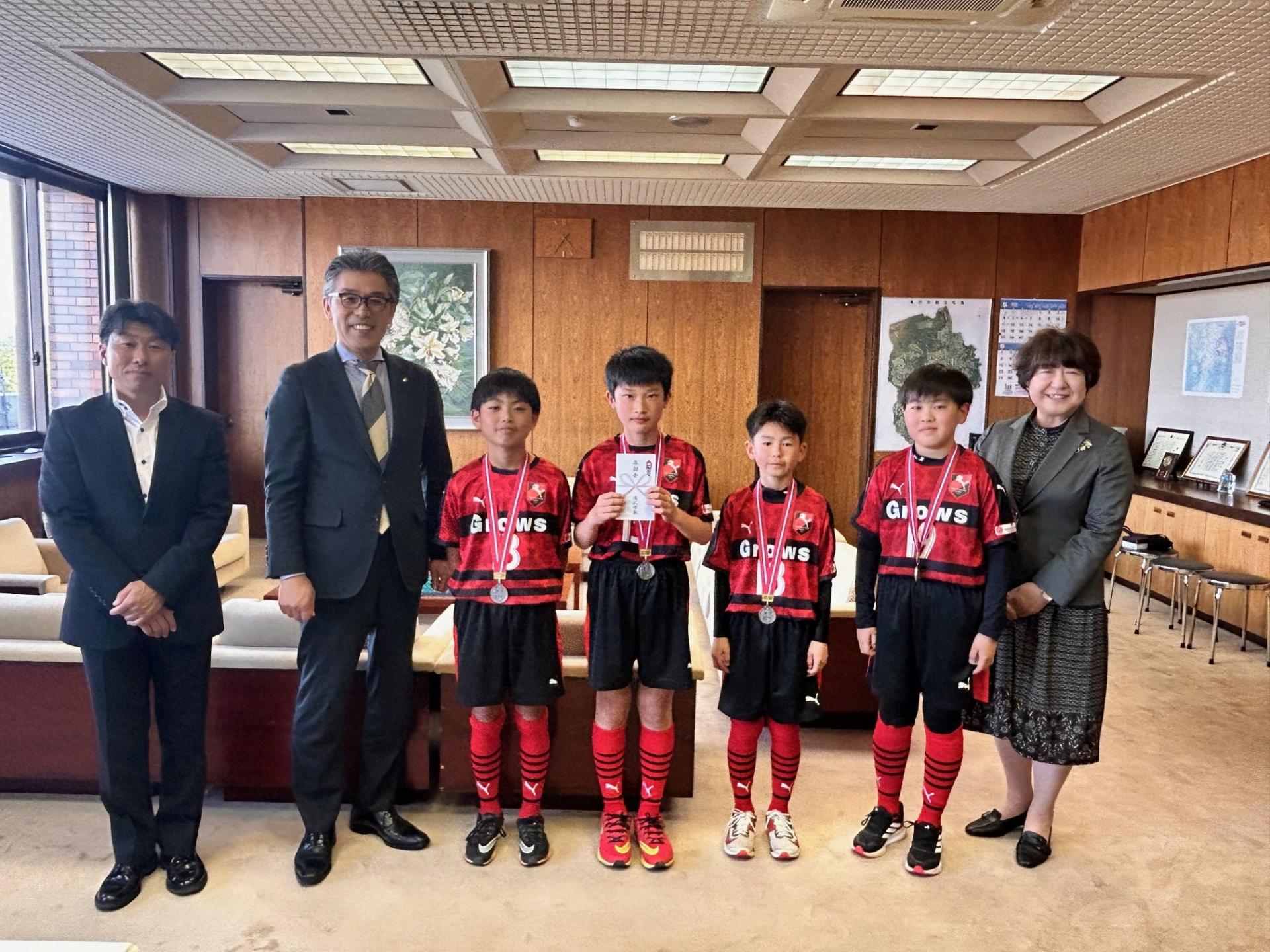全国大会への決意報告～FC Grows表敬訪問のカバー写真