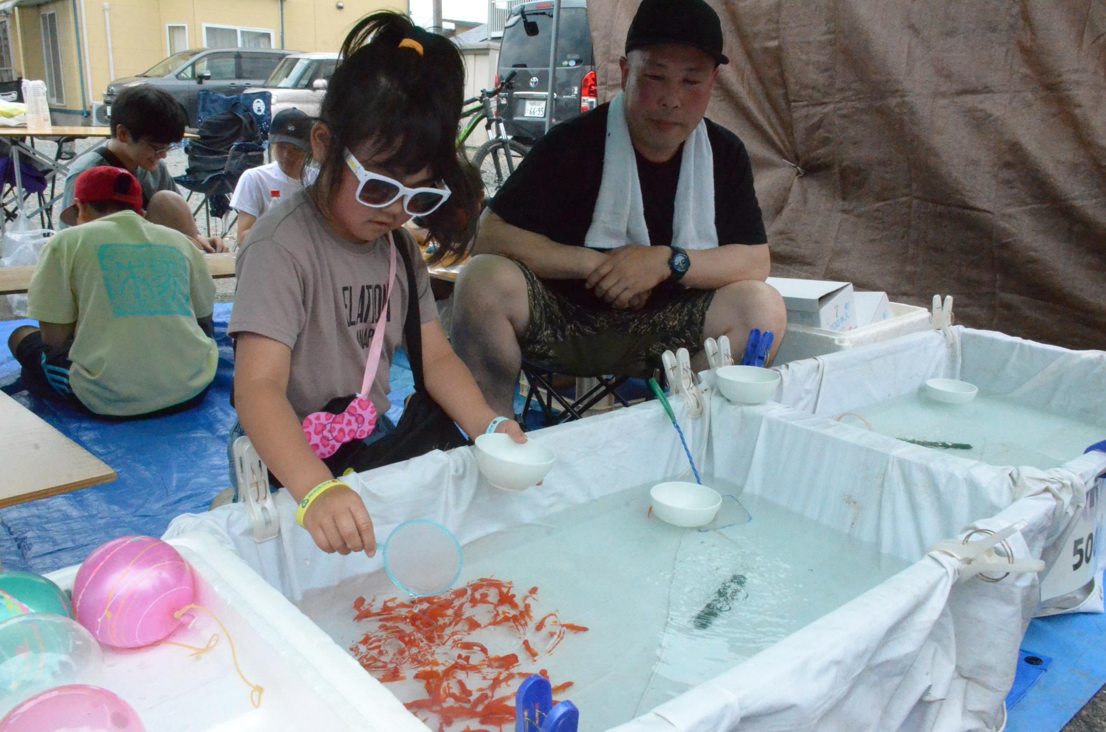 金魚すくい