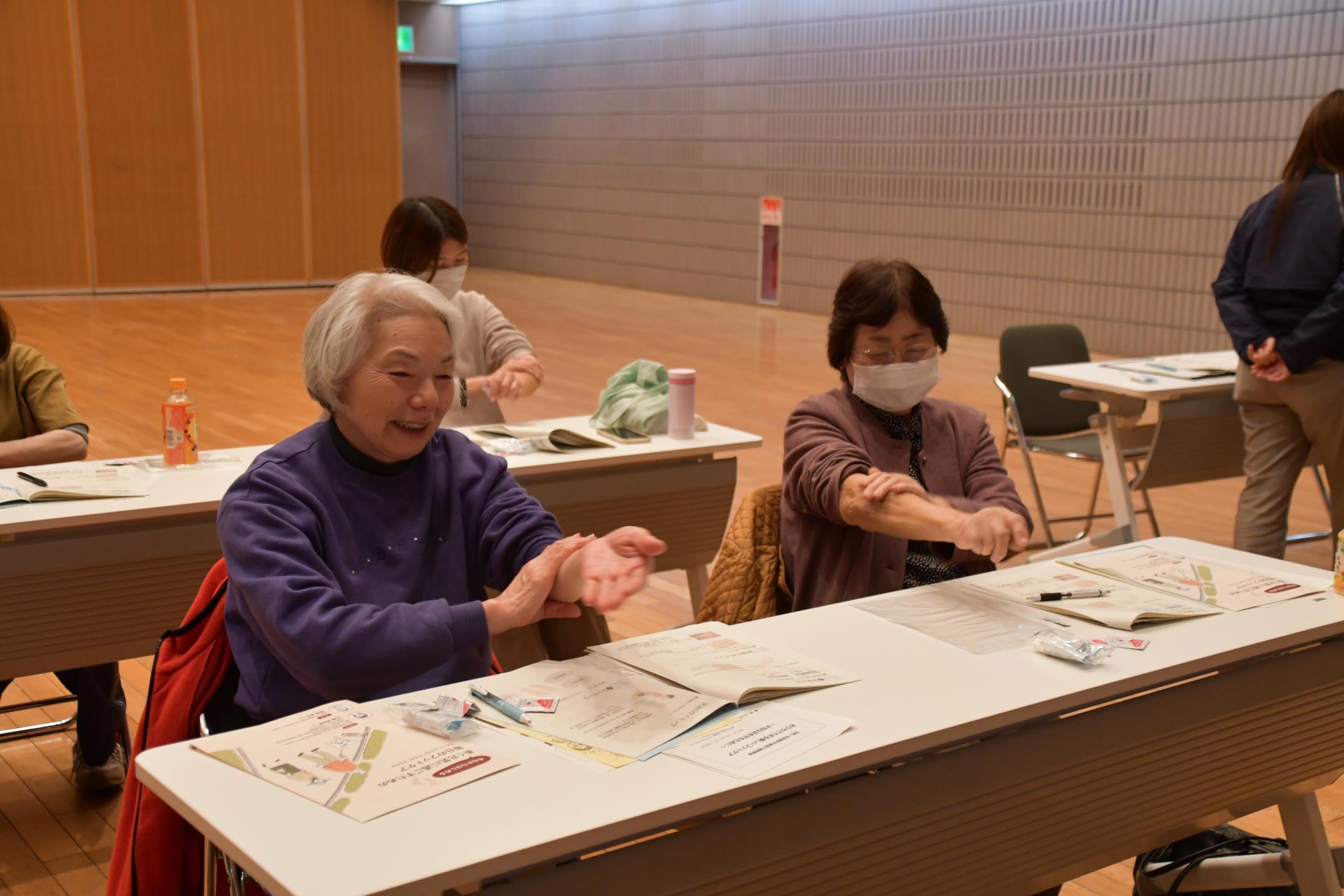 保湿ケアの実技