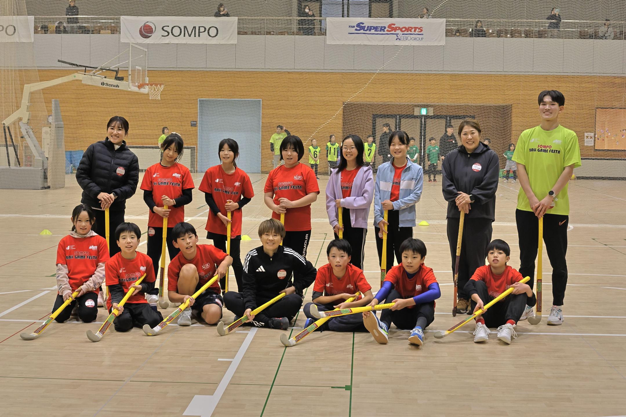 ホッケー体験チーム集合写真