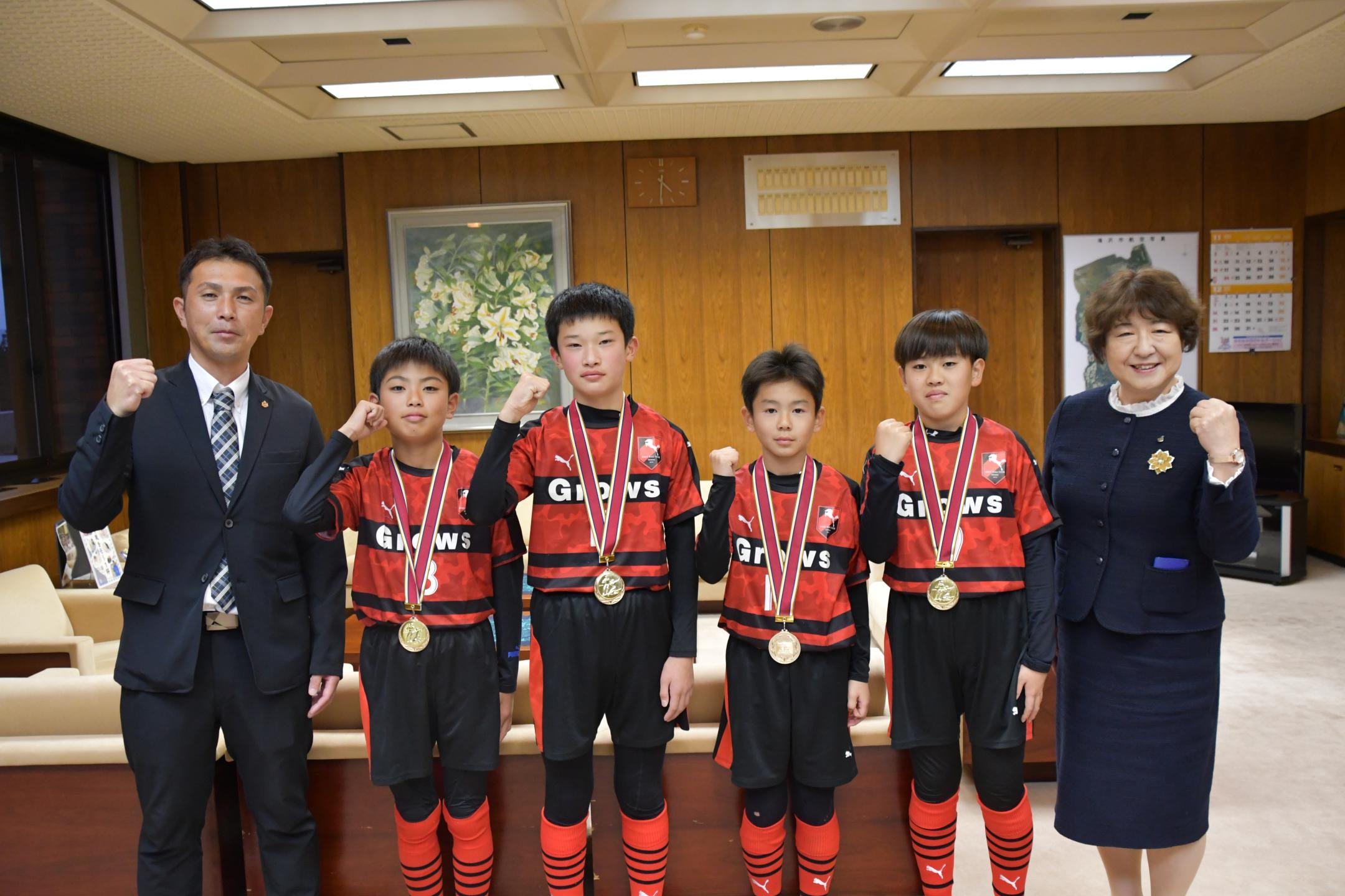 FC Growsが表敬訪問～全国ベスト８へ意気込みのカバー写真