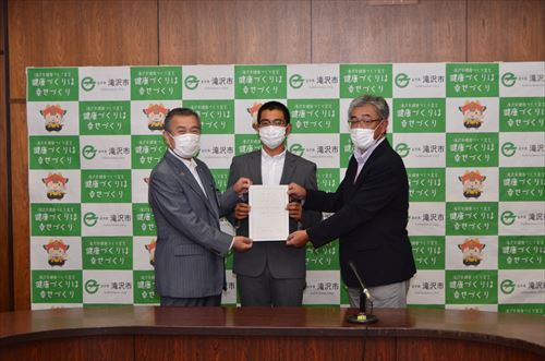 地域おこし協力隊委嘱状交付式の様子