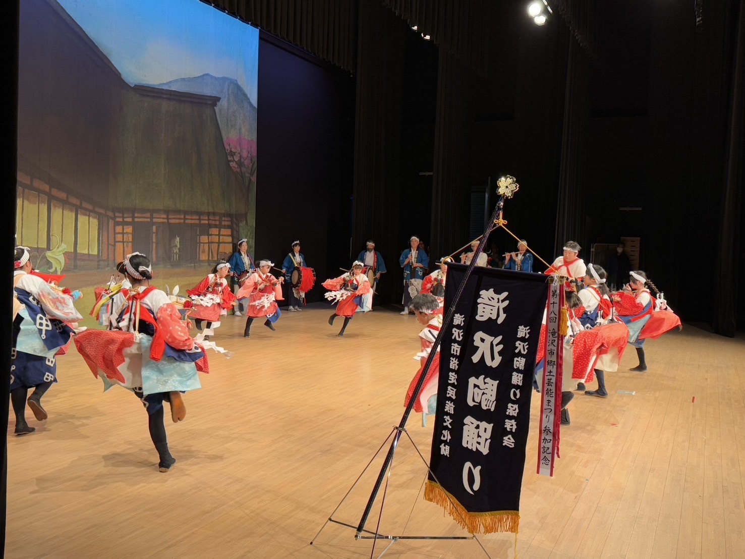 滝沢駒踊りの様子