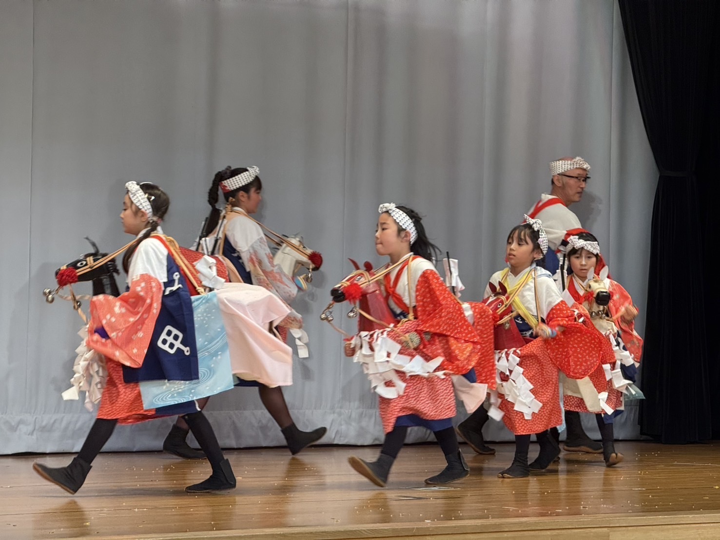 滝沢駒踊り保存会の子供たち
