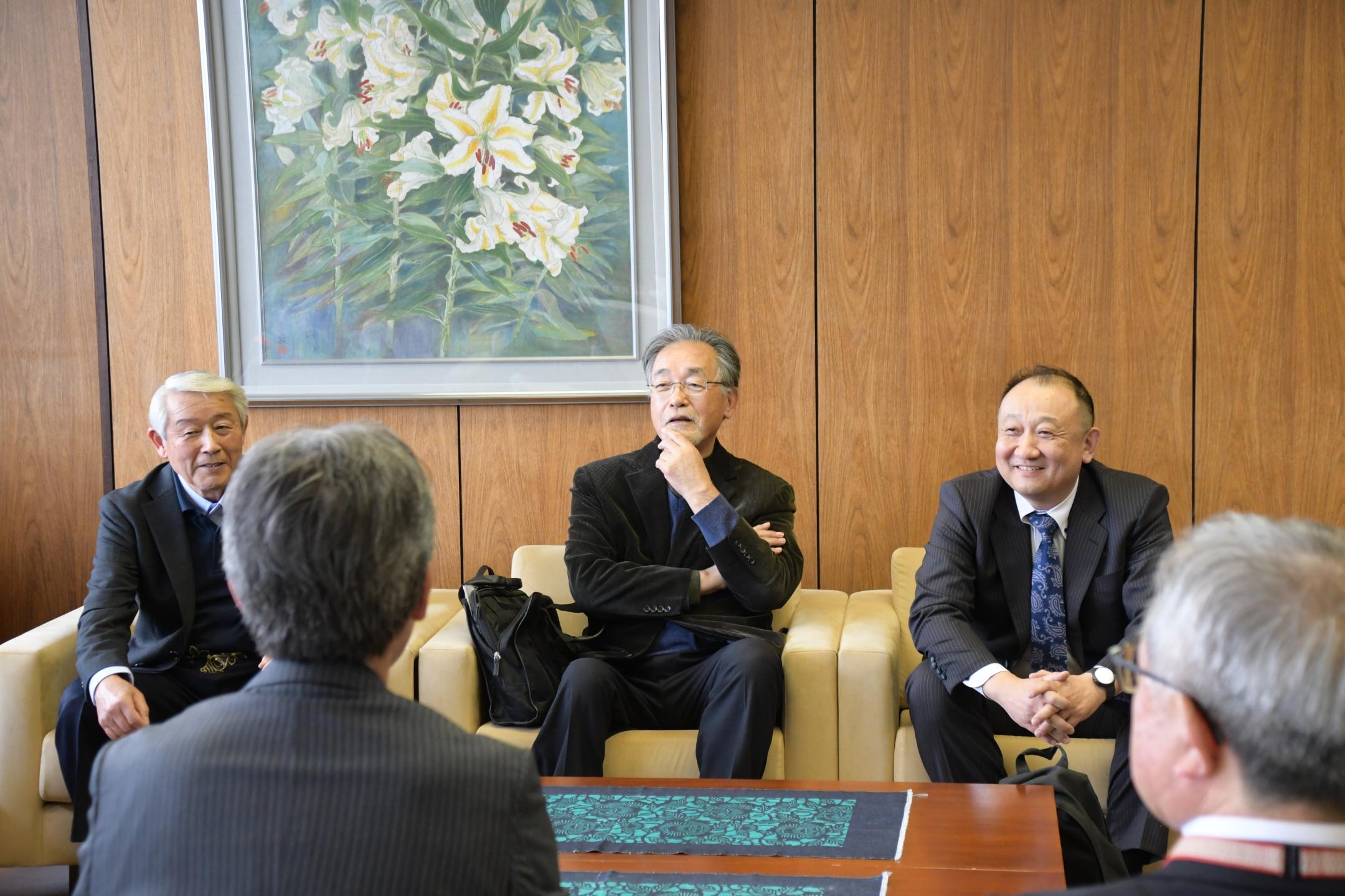 懇談する市長と皆さん