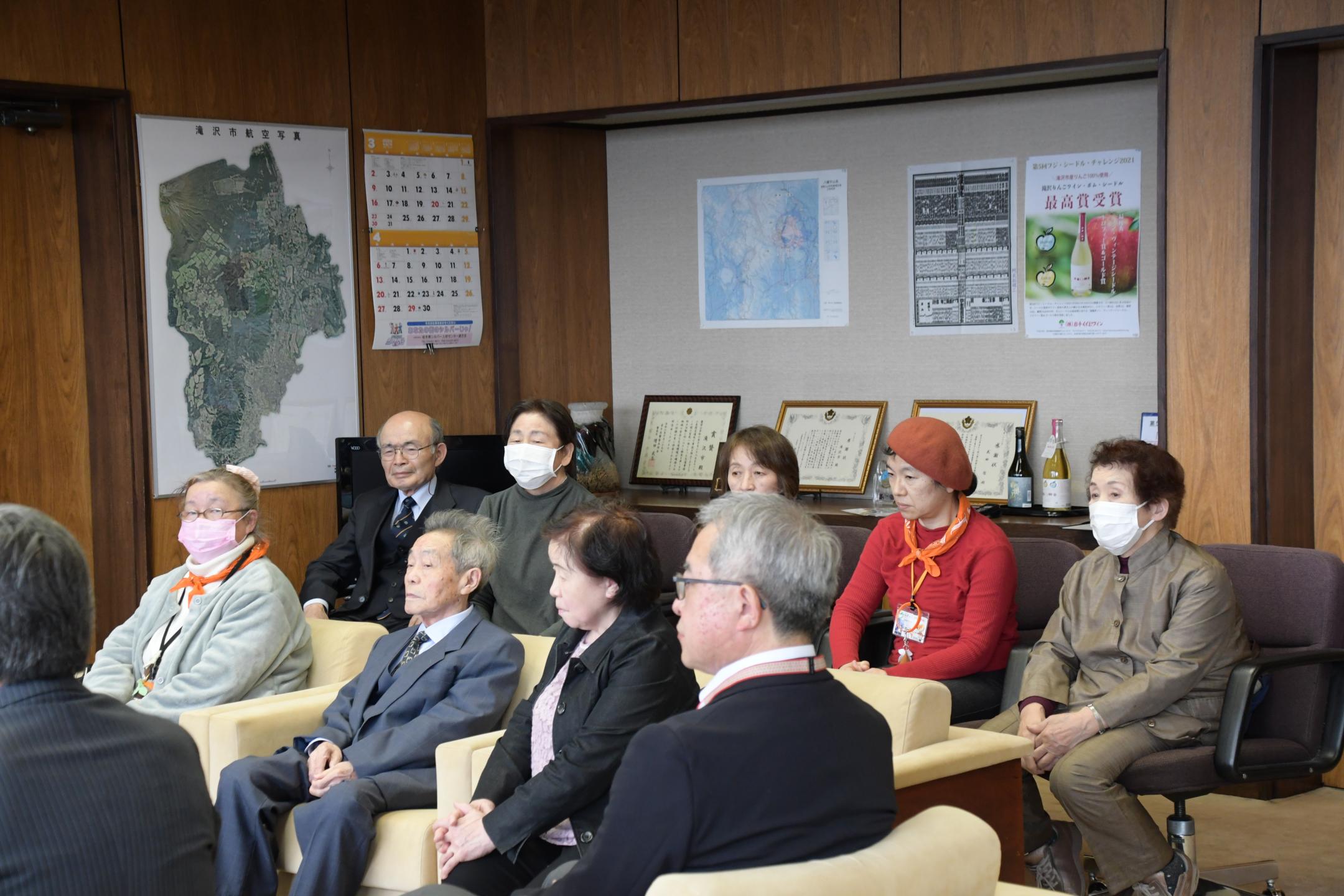 懇談する市長と皆さん②