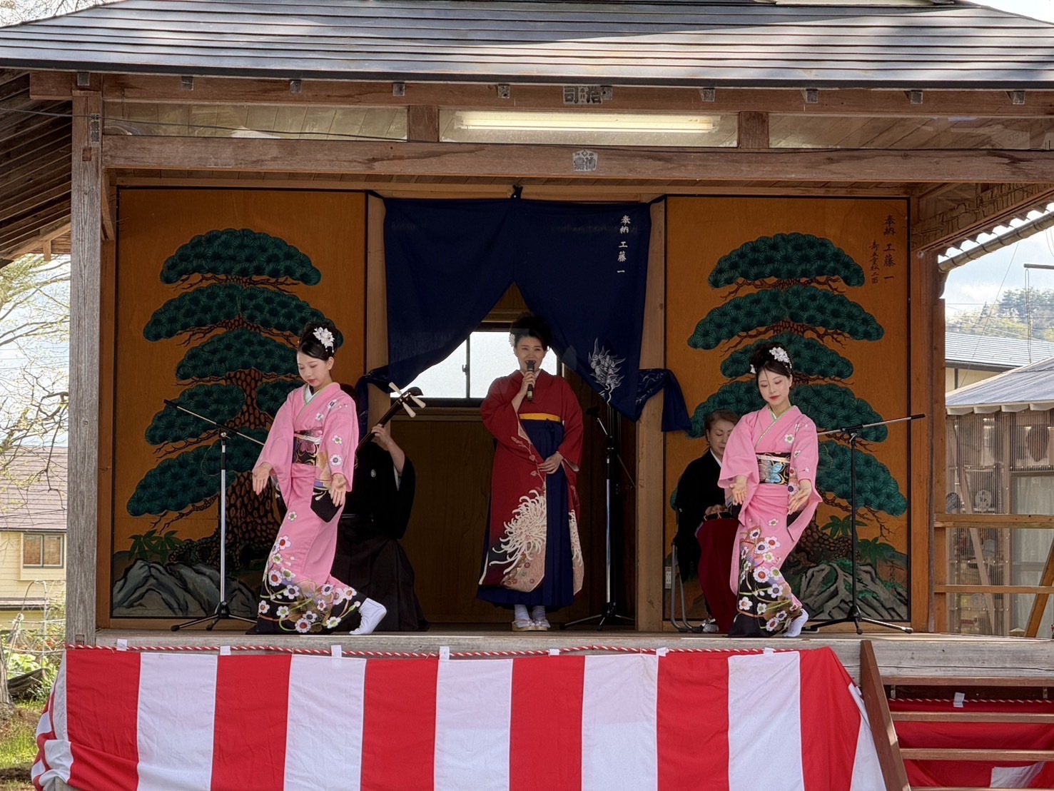 滝沢市出身の民謡歌手、ふじおかゆいさん