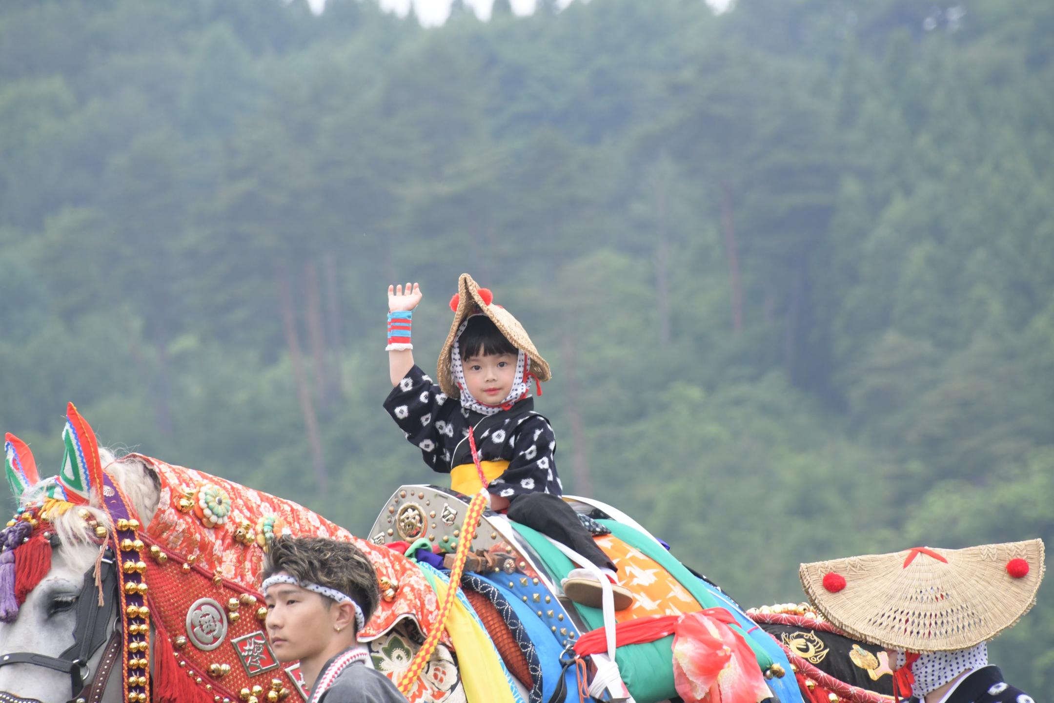 チャグチャグ馬コ乗り手の子ども