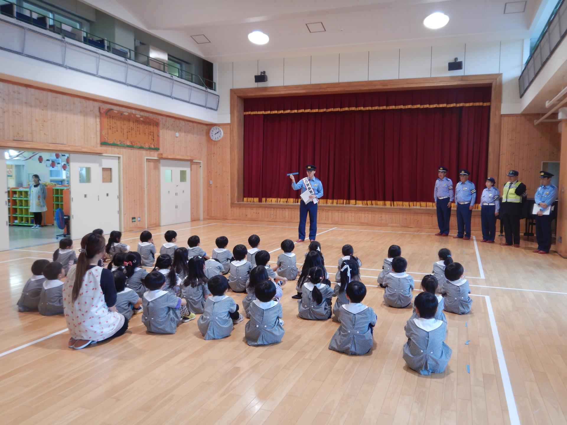 ふじなでしここども園での交通安全講話