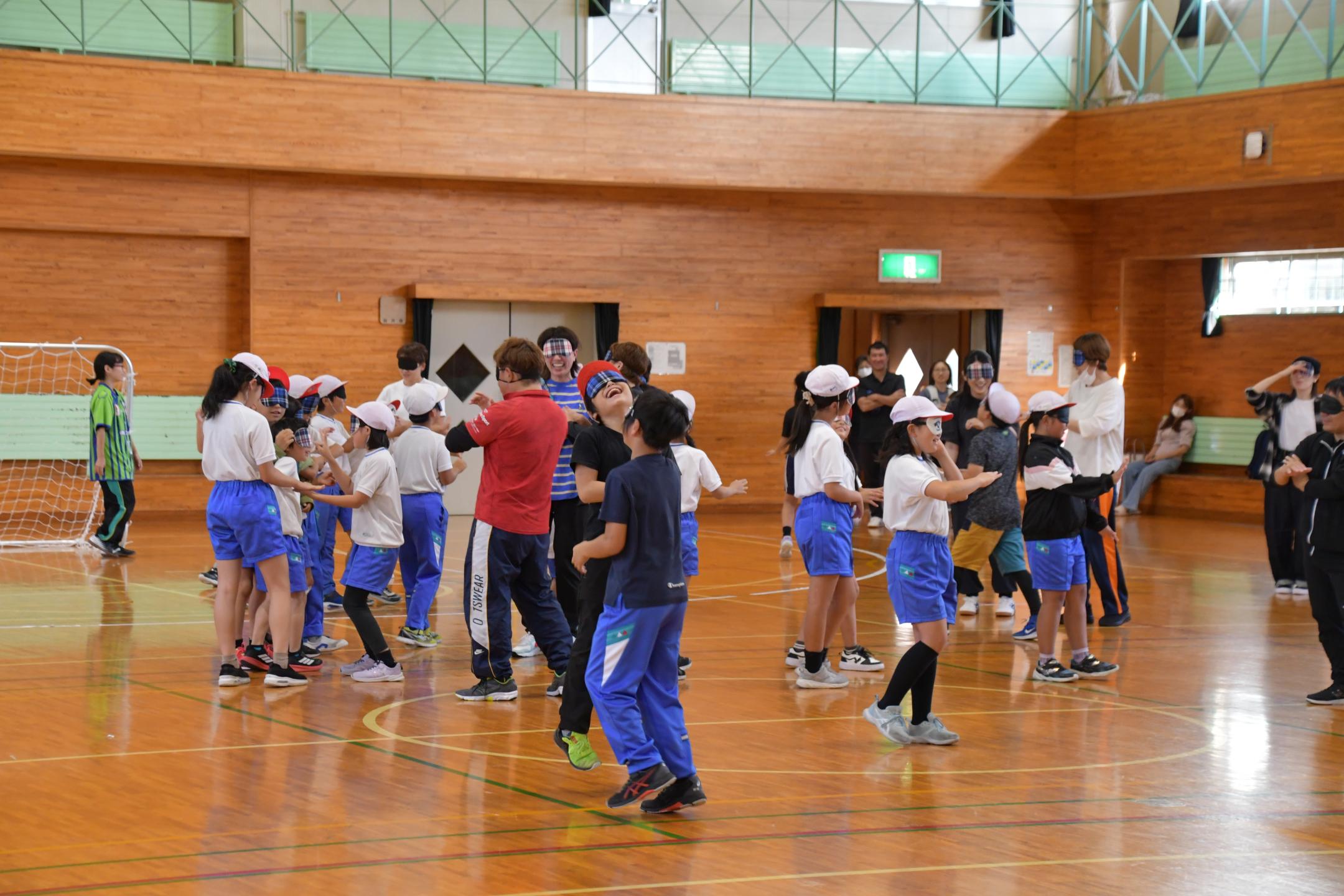 目隠し体験の様子