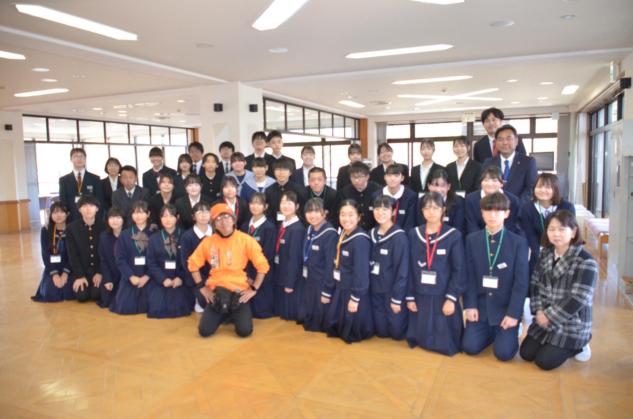 中学生・高校生研修～たぐさんと学ぶ魅力発信のカバー写真