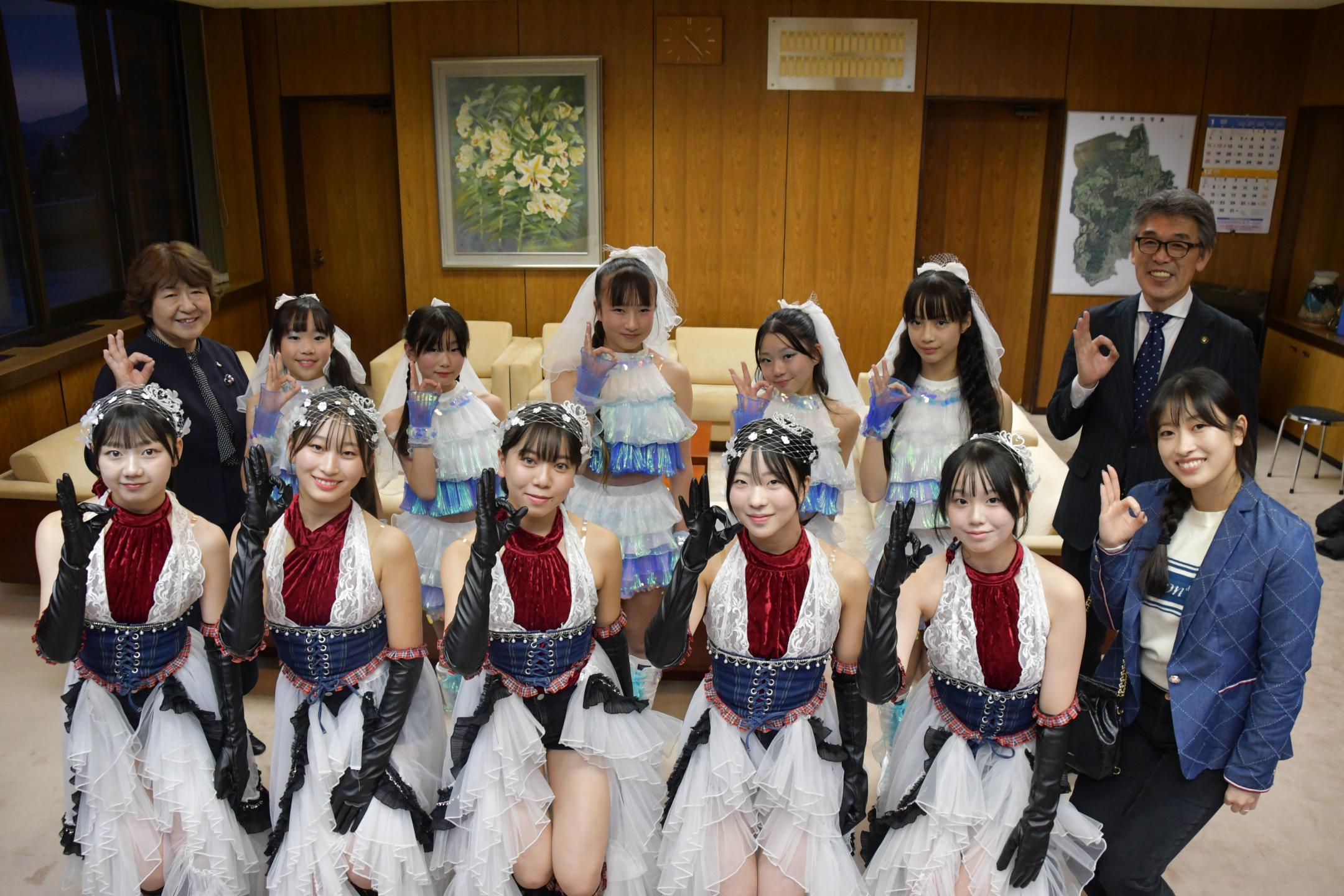 全国大会優勝を報告～市内活動のダンススクールのカバー写真