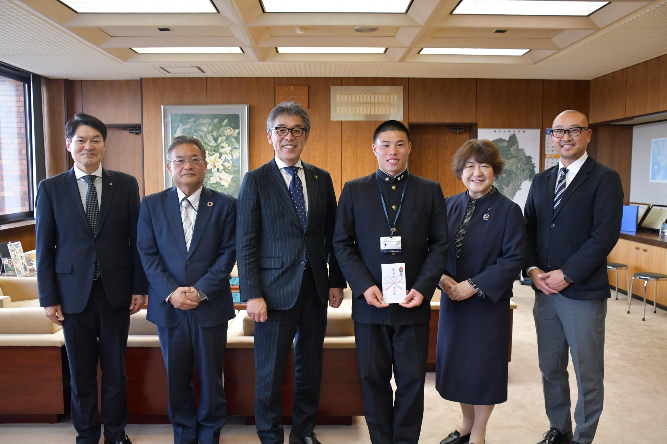 全国への意気込みを～盛岡工業高ラグビー部のカバー写真