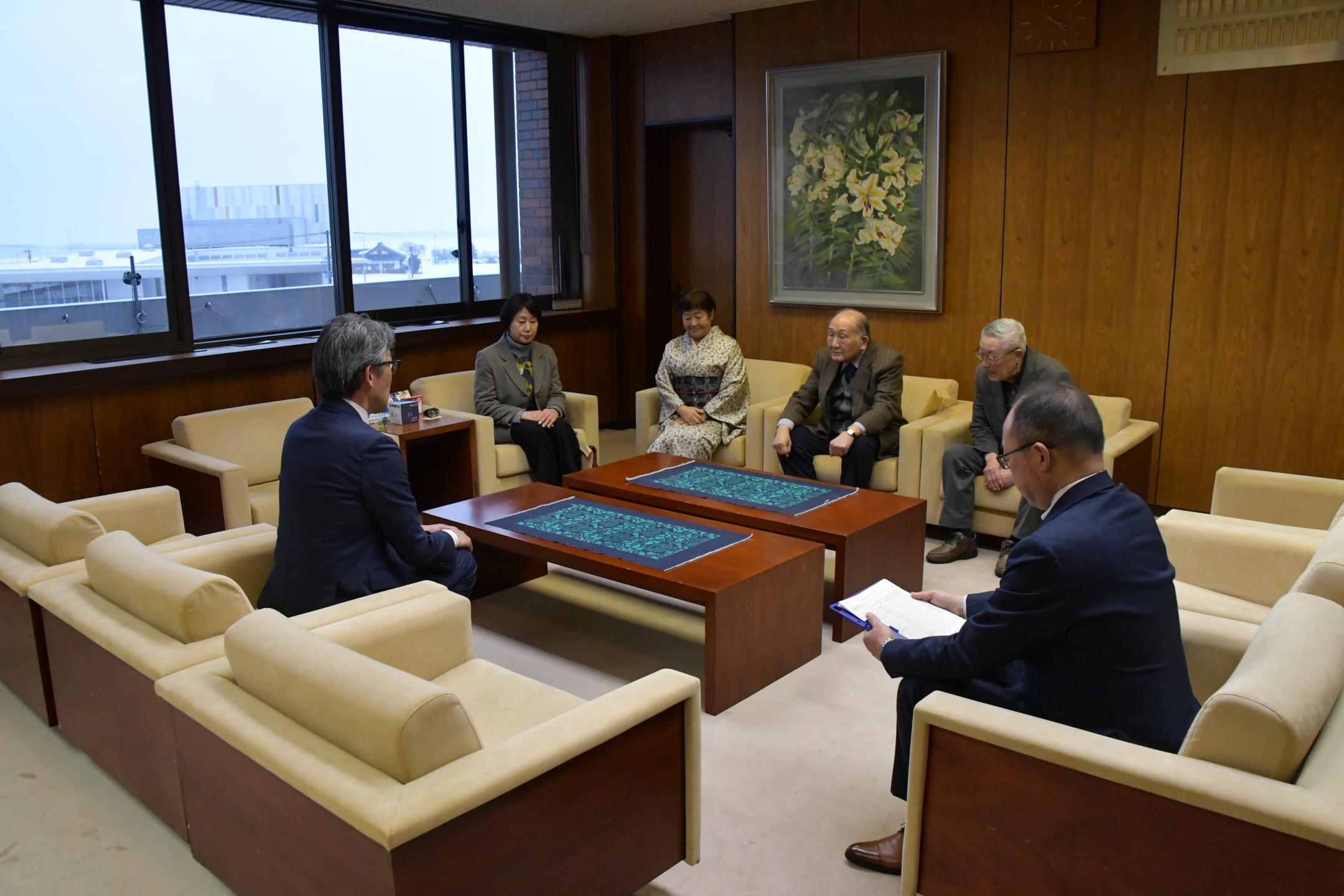 被表彰者の皆さんの懇談の様子