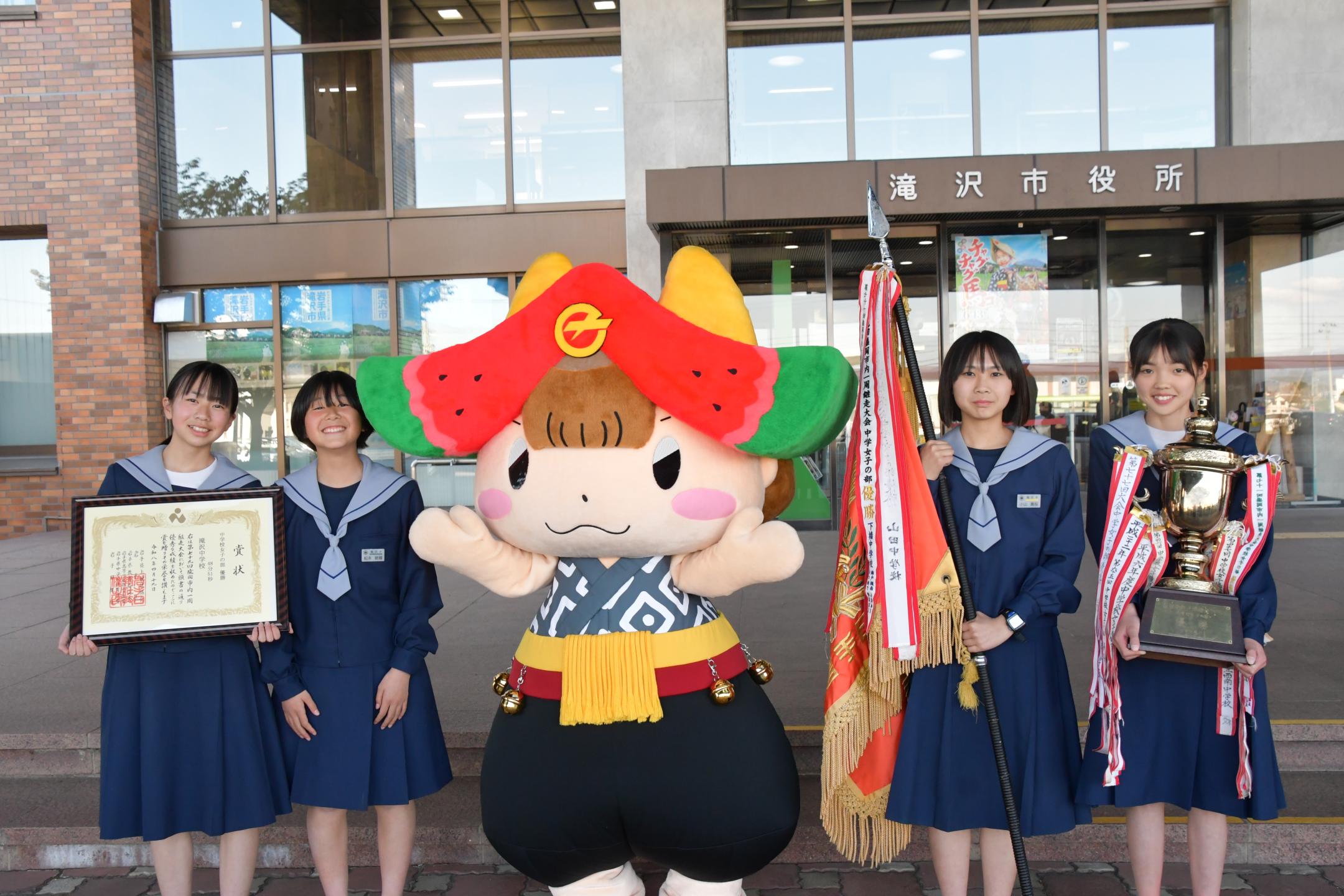 滝沢中の女子チームとちゃぐぽん
