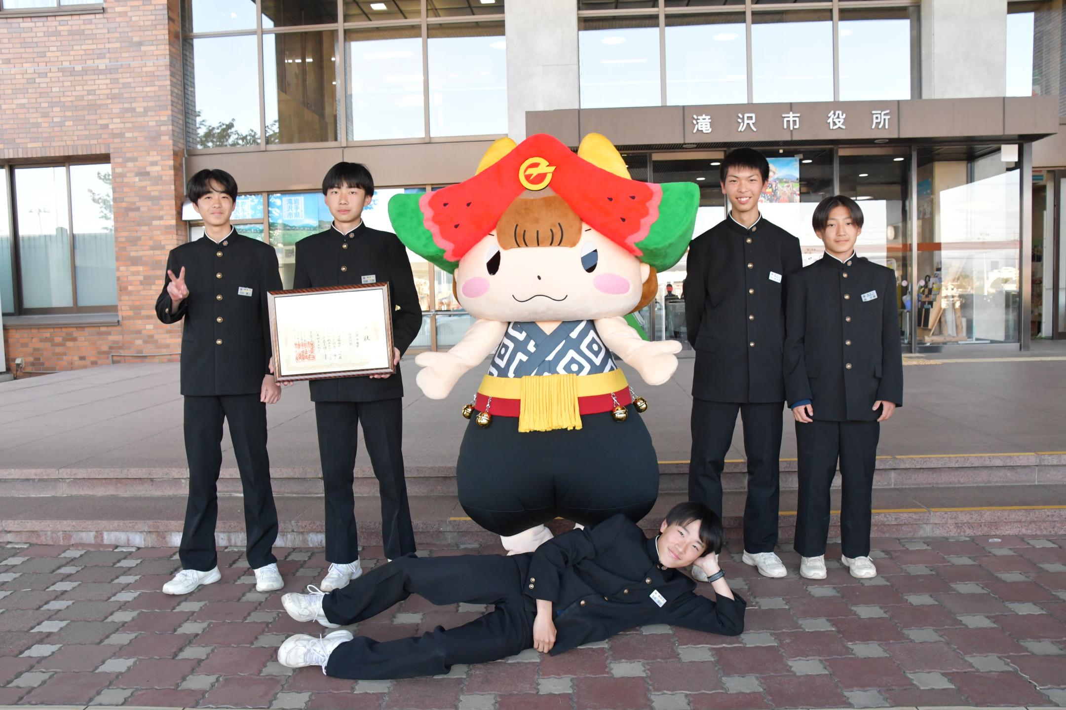 滝沢中の男子チームとちゃぐぽん