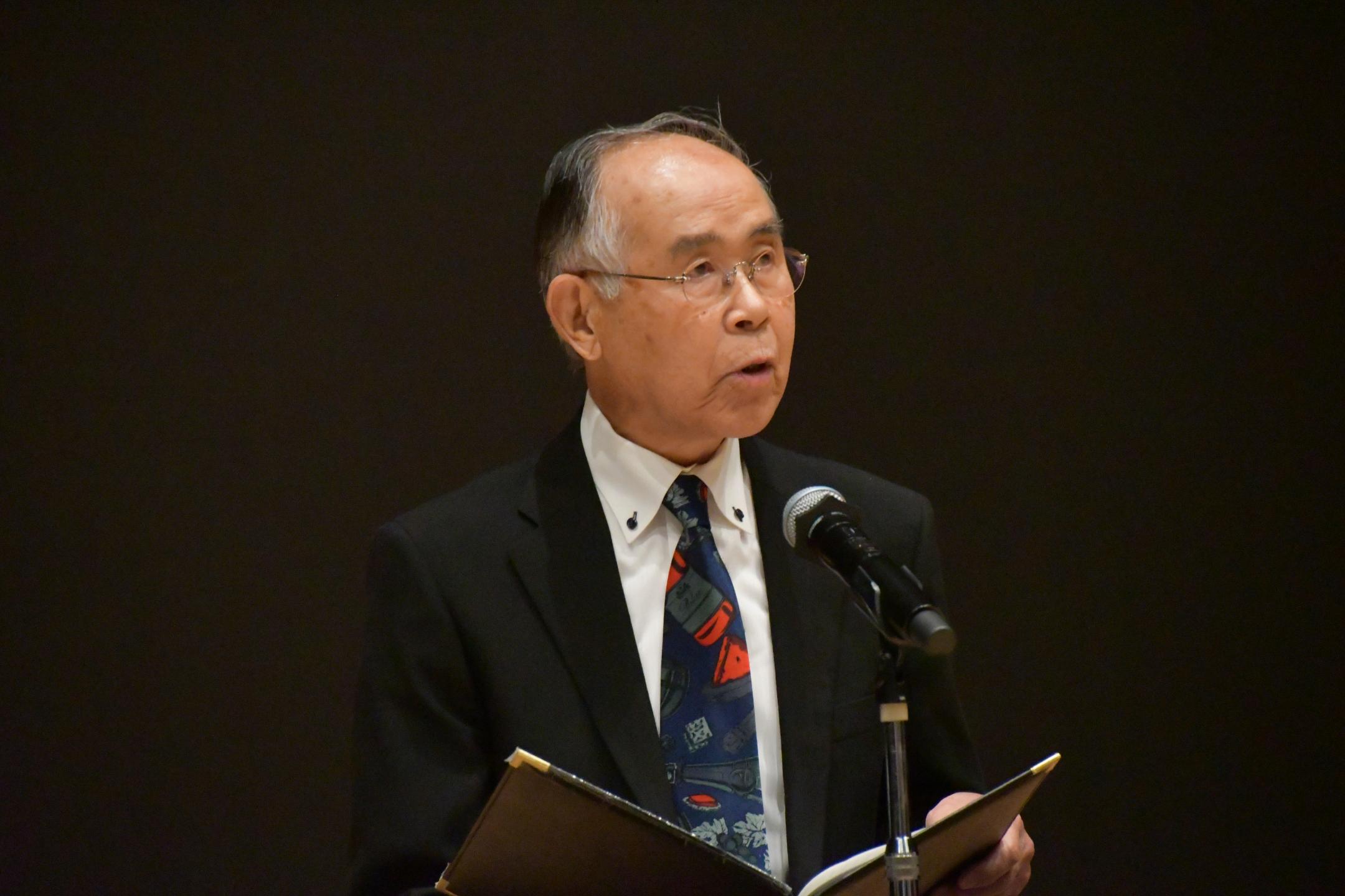 挨拶をする市防犯交通安全協会連合会長