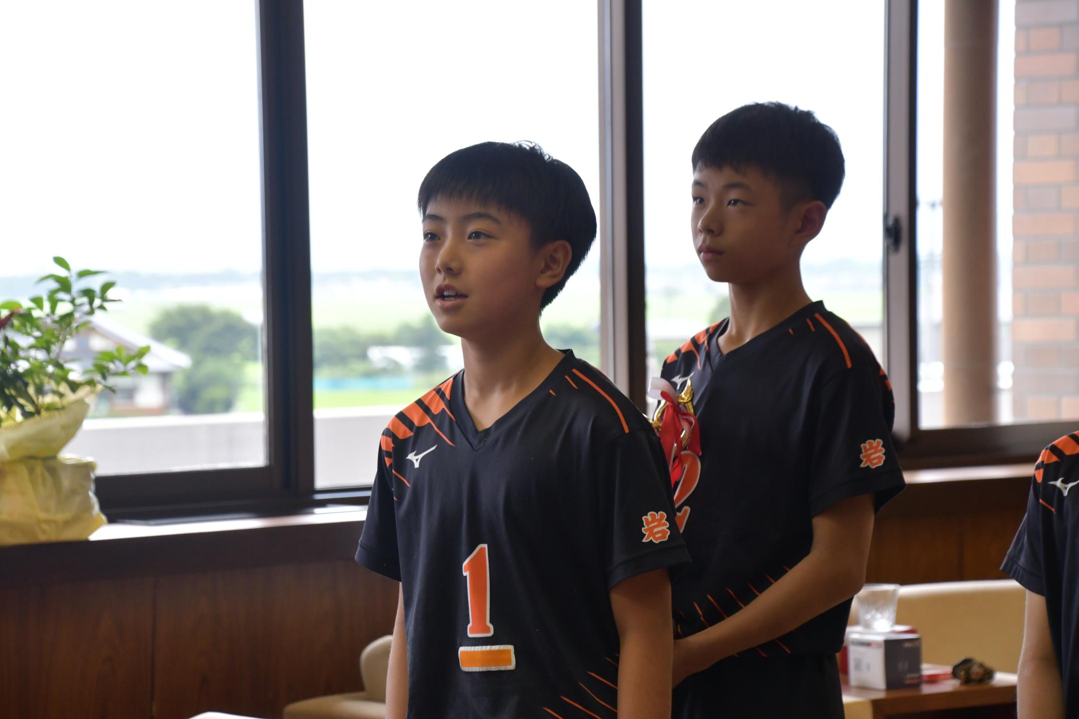 決意表明する東野さん