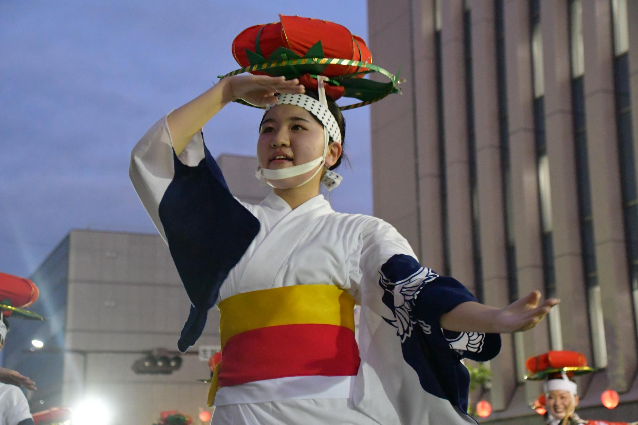 滝沢市さんさ踊り保存会の演舞